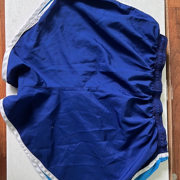 Small Nike Shorts - Picture 2 of 2